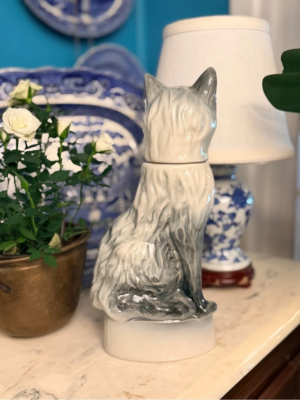 Vintage 1967 Jim Beam Regal China Gray Cat Whiskey Decanter – MCM Cat Figurine